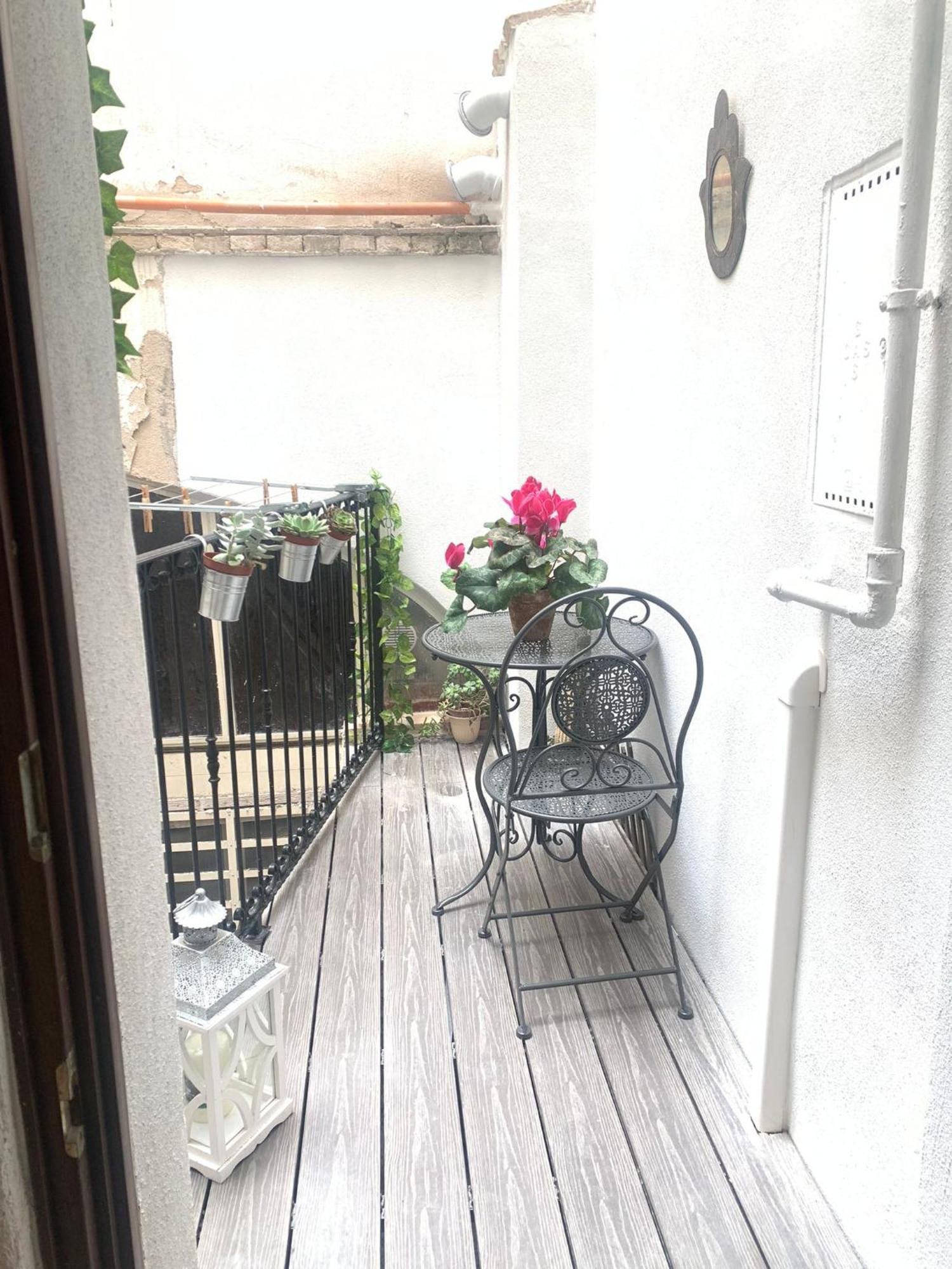 Domu 600 - Suite Mini Appartamento Cagliari Centro Storico Exterior foto